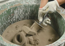 8-й этап процесса литья по выплавляемым моделям – керамическая лепнина
